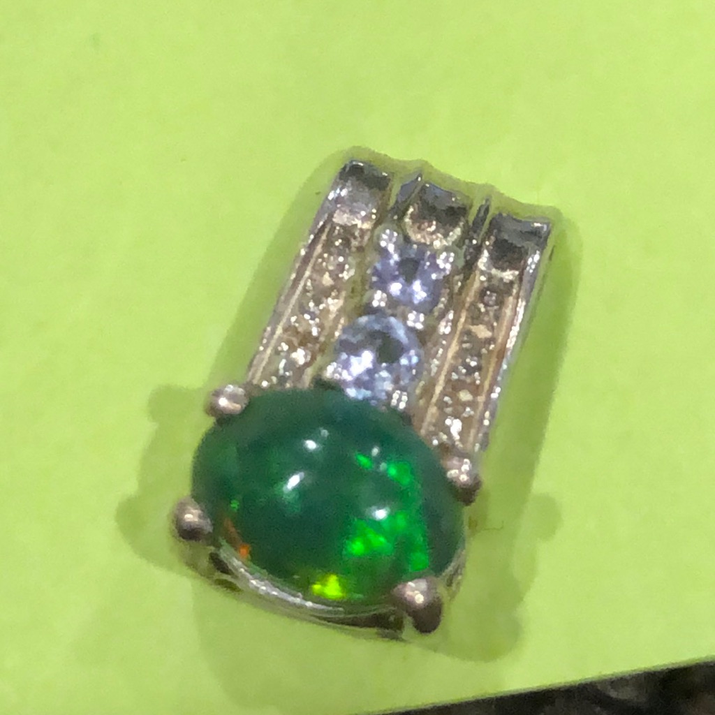 Pendant 605